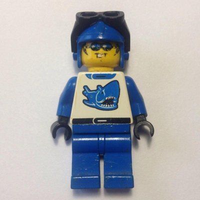 Figurine Racer, Blue and White Outfit with Shark, Blue Hat with Goggles du set 6617
