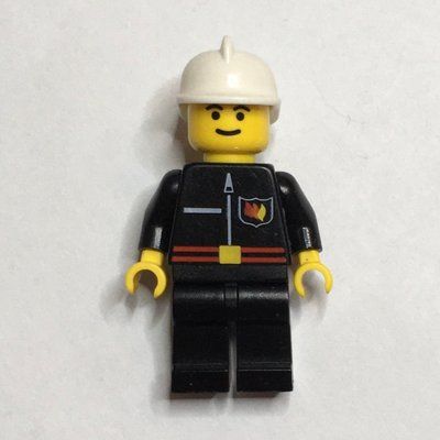 Figurine Fireman, Black Fire Jacket with Red Belt and Badge, White Helmet du set 6464