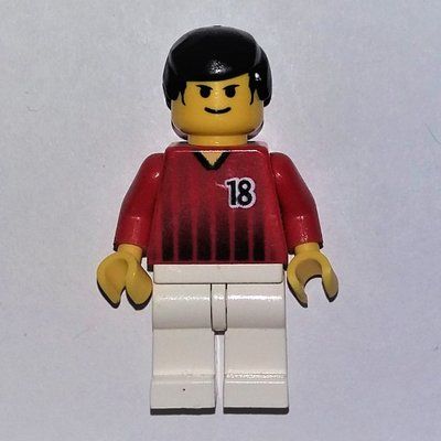 Minifigur Soccer Player Red Torso, White Legs, #18 aus Set 3424
