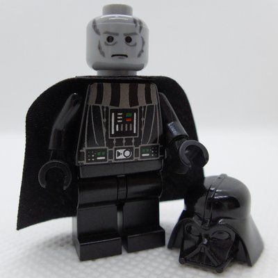 Figurine Darth Vader, Light Bluish Gray Skin, Scarred Right Cheek, Eyebrows du set 8017