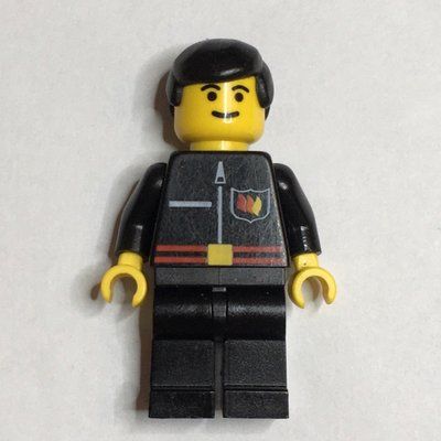 Figurine Fireman, Black Fire Jacket with Red Belt and Badge, Black Hair du set 6486
