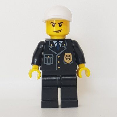 Figurine Policeman, Black Jacket with Pocket and Badge, White Cap du set 7553