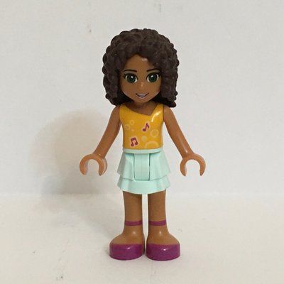 Figurine Andrea - Bright Light Orange Top, Light Aqua Skirt du set 30107