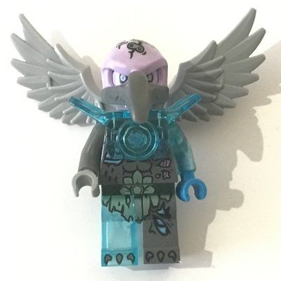 Minifigure Vornon with Trans-Light Blue Shoulder Armor del set 70135