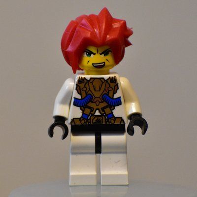Figurine Ha-Ya-To in Gold Armor du set 8106