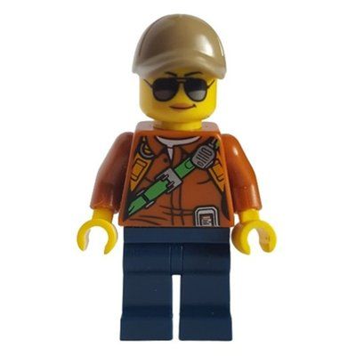 Figurine Explorer, Woman, Shirt with Straps and Radio, Dark Tan Cap, Sunglasses du set 30355