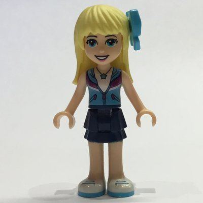 Figurine Stephanie - Azure Shirt, Dark Blue Skirt, Bow Tie du set 41328