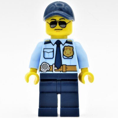 Figurine Policeman, Bright Light Blue Shirt with Dark Blue Tie, Badge, and Radio on Belt, Dark Blue Cap, Sunglasses du set 60239