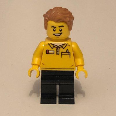 Figurine LEGO Store Employee, LEGO Logo on Back, Medium Nougat Hair du set 40359