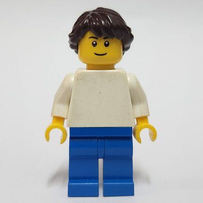 Figurine White Torso, Blue Legs, Long Reddish Brown Hair du set 2000703