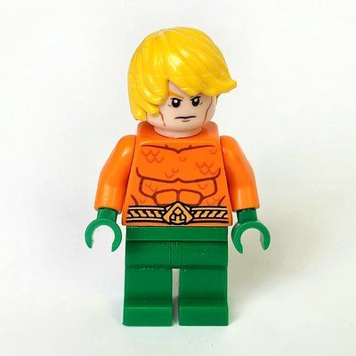 Minifigure Aquaman, Short Yellow Hair (3626b Head) del set 76000