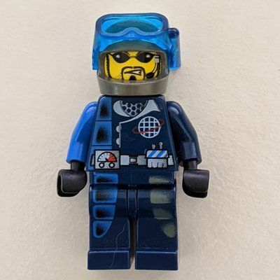Figurine Charge with Trans-Dark Blue Diving Mask du set 4193351