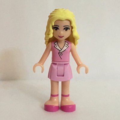 Minifiguur Marie - Bright Pink Blouse, Bright Pink Skirt uit set 3061