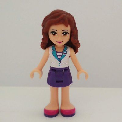 Minifigur Olivia - White Blouse, Dark Purple Skirt aus Set 41100