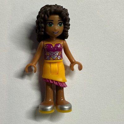 Minifigurka Andrea - Magenta Top, Bright Light Orange Skirt z zestawu 41105