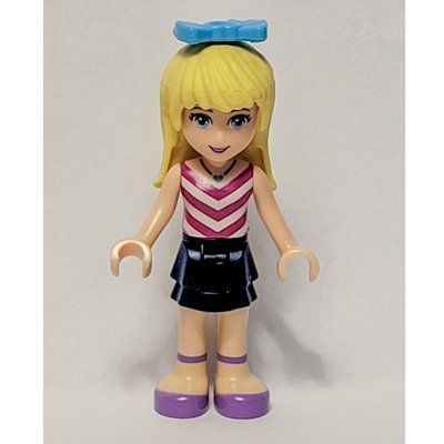 Figurine Stephanie - White/Magenta Top, Dark Blue Skirt du set 41314