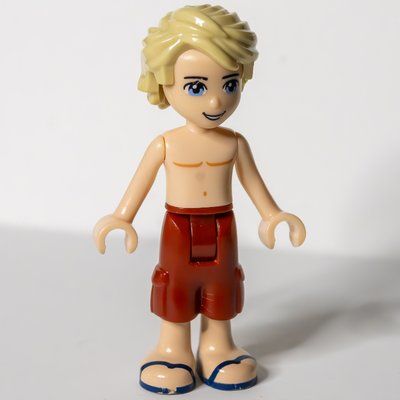 Minifigure Mason - Bare Chest, Dark Red Trousers del set 41347