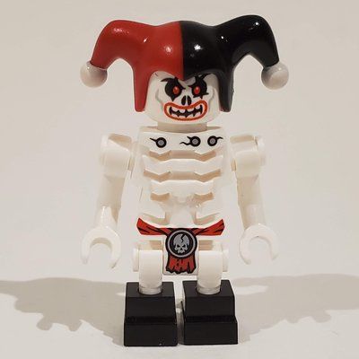 Figurine Krazi in Red and Black Jester Hat du set 70592