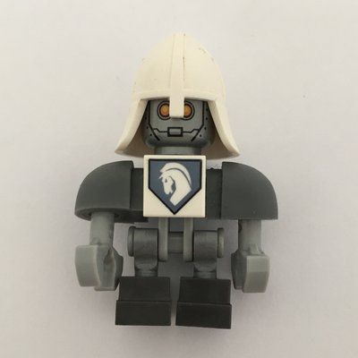 Minifigurka Lance Bot with White Helmet z zestawu 70348