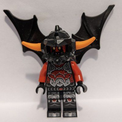 Minifiguur Ash Attacker with Wings and Orange Horns uit set 70320