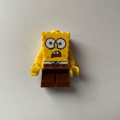 Minifiguur SpongeBob Squarepants with Wide Eyes and Open Mouth, Scared uit set 4981