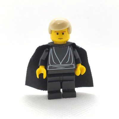Minifigure Luke Skywalker, Black Robes, Yellow Skin, Black Cape del set 4480