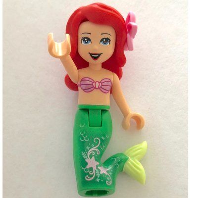 Minifigurka Ariel - Mermaid Form, Pink Top, Dark Green Scales on Tail z zestawu 41162