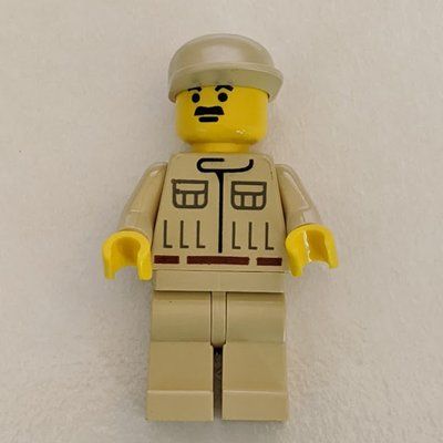 Figurine Rebel Technician / Ground Crew, Yellow Skin, Small Moustache du set 7134