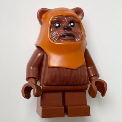 Figurine Wicket, Ewok, Dark Orange Hood du set 8038