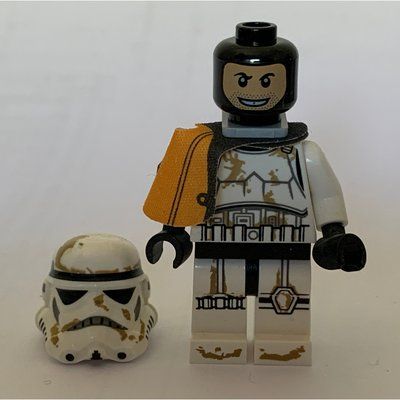 Minifigure Sandtrooper Squad Leader / Captain, Orange Pauldron, Neck Bracket, Printed Black Head del set 9490