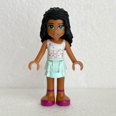Minifigurka Chloe - White Top, Light Aqua Skirt z zestawu 5002890