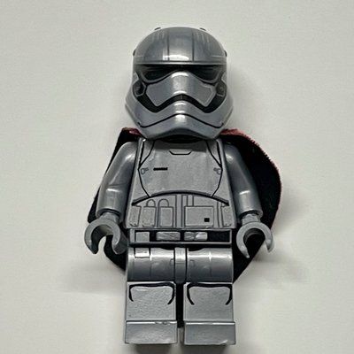 Figurine Captain Phasma du set 75103