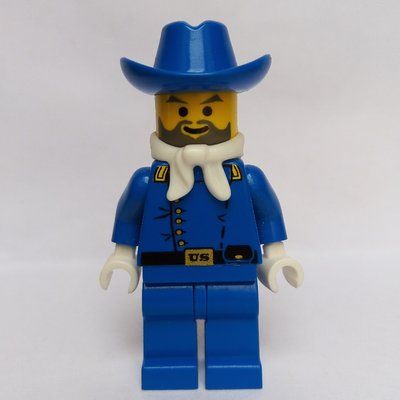 Minifigura Cavalry Lieutenant - Hat, White Bandana del set 6769