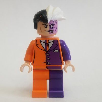 Minifigure Two-Face in Orange and Purple Suit del set 6864