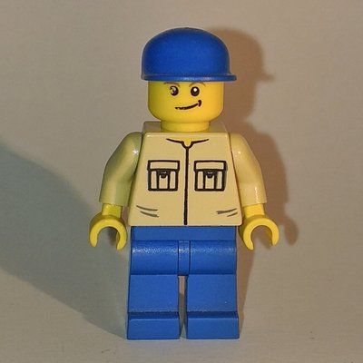 Figurine Man - Tan Shirt, Blue Legs, Blue Cap du set 7997