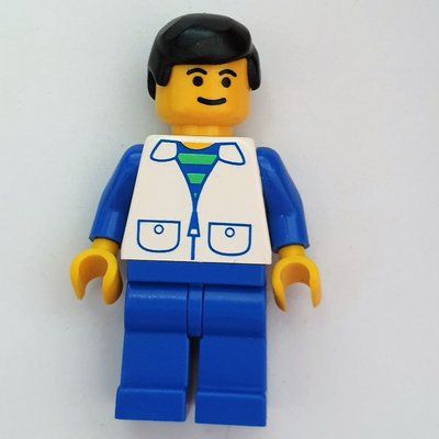 Minifigure Man - White Jacket, Blue Arms, Blue Legs from set 3225