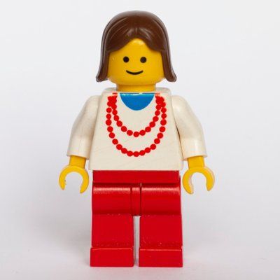 Minifigure Woman - White Torso, Red Necklace, Red Legs, Brown Hair (3626b Head) del set 10002