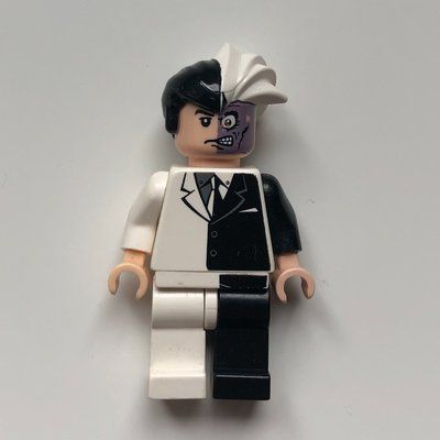 Figurine Two-Face in Black and White Outfit du set 7781