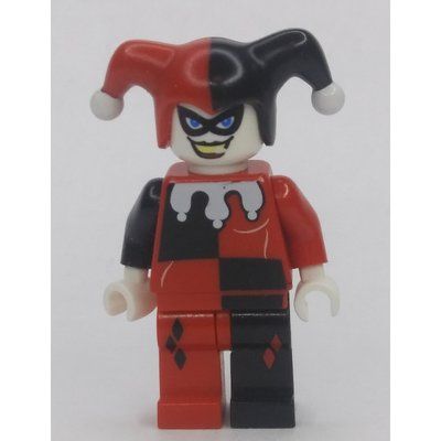 Figurine Harley Quinn in Black and Red Jester Outfit with White Hands du set 7886