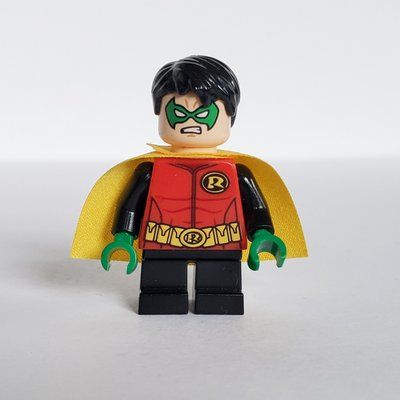 Minifiguur Robin with Short Black Legs and Green Hands (Damian Wayne) uit set 76013