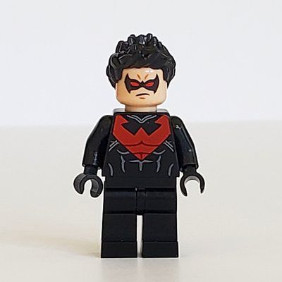 Minifiguur Nightwing with Dark Red Eyes and Dark Red Chest Symbol uit set 76011