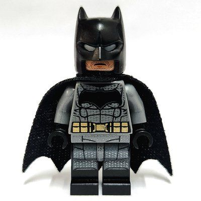 Figurine Batman, Dark Bluish Gray Suit, Black Cape and Cowl, Black Head, Large Batman Logo du set 76086