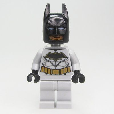Minifigure Batman, Light Bluish Gray Suit, Black Cowl, Neck Bracket from set 76097