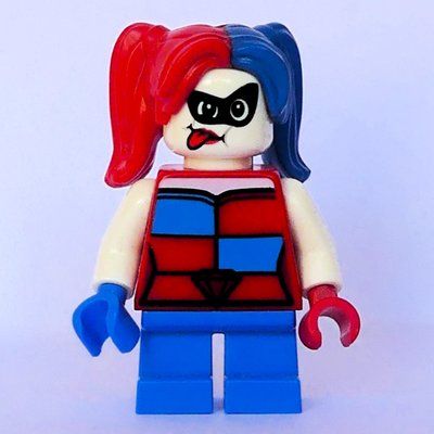 Minifigur Harley Quinn with Short Legs aus Set 76092