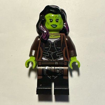 Figurine Gamora in Long Reddish Brown Coat du set 76107