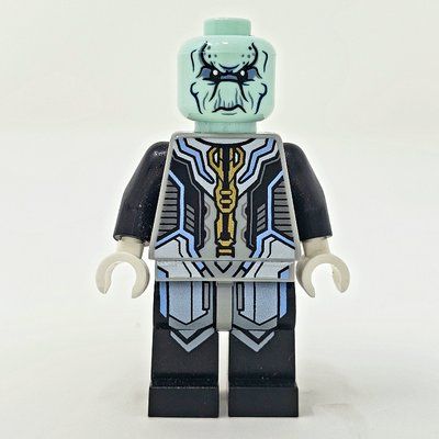 Minifigure Ebony Maw, Light Aqua Head from set 76108