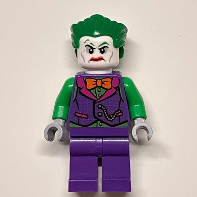 Figurine The Joker with Dark Purple Vest Over Green Shirt and Orange Bow Tie du set 212116