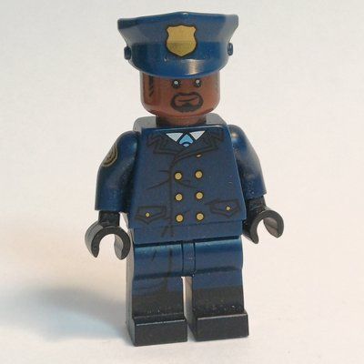 Figurine GCPD Officer in Dark Blue Police Hat with Gold Badge du set 853651