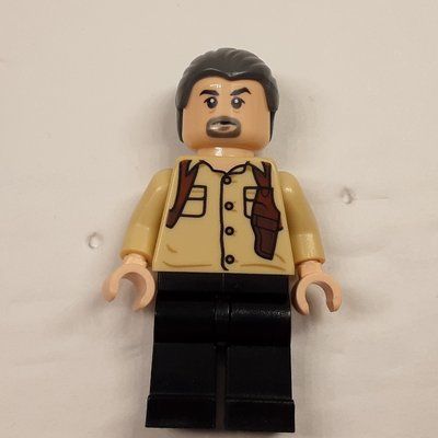 Minifiguur Vic Hoskins uit set 75918