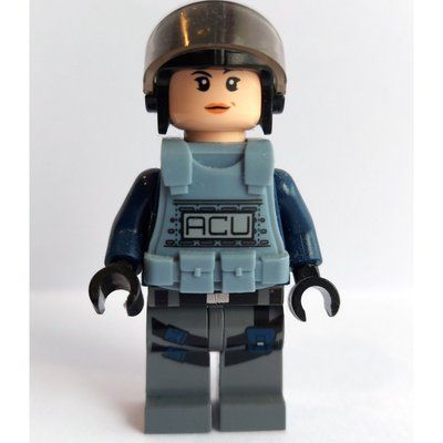 Minifiguur ACU Trooper with Sand Blue Armor, Female uit set 75918